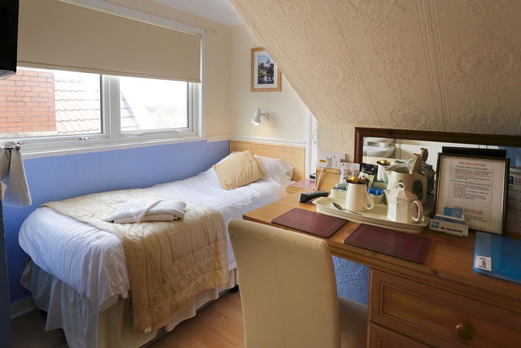 Saxonia Guest House Weston-super-Mare Room photo